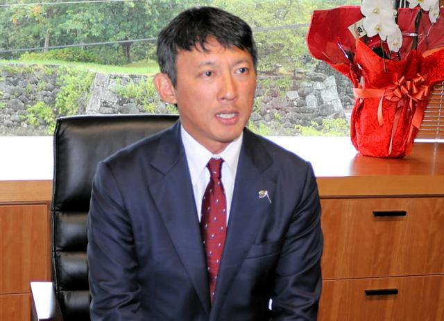 小野泰輔市長の画像です