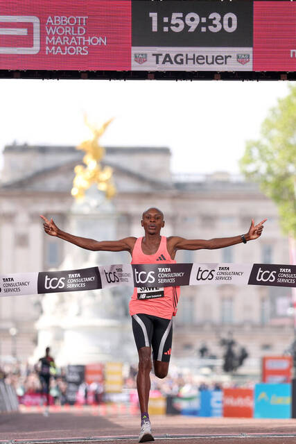 アディダス最新シューズの画像です