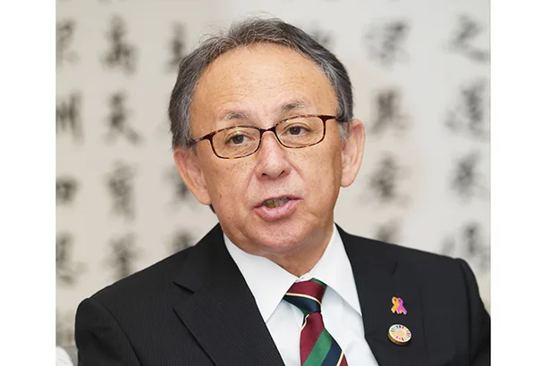 玉城デニー知事の画像です