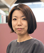 小田裕香子教授の画像です