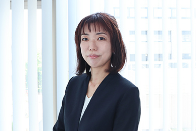 小田裕香子教授の画像です